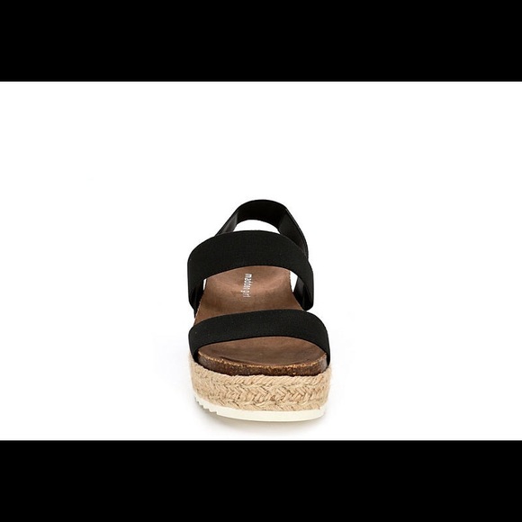 Madden girl - Picture 4 of 10